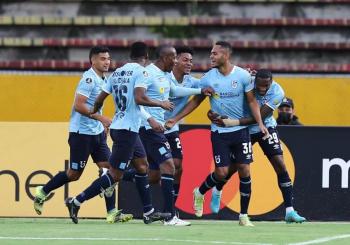 Cat&oacute;lica golea 3-0 a El Nacional y es el primer l&iacute;der del f&uacute;tbol de Ecuador