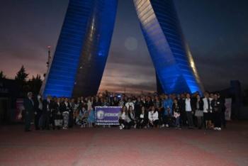 Iluminan de azul las Torres Bicentenario para conmemorar el D&iacute;a Mundial de las Enfermedades Raras