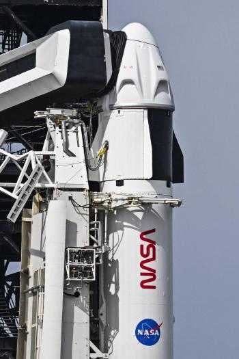 La NASA y SpaceX posponen lanzamiento de misi&oacute;n a la EEI debido a condiciones clim&aacute;ticas