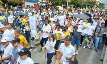 Oposici&oacute;n convoca a 