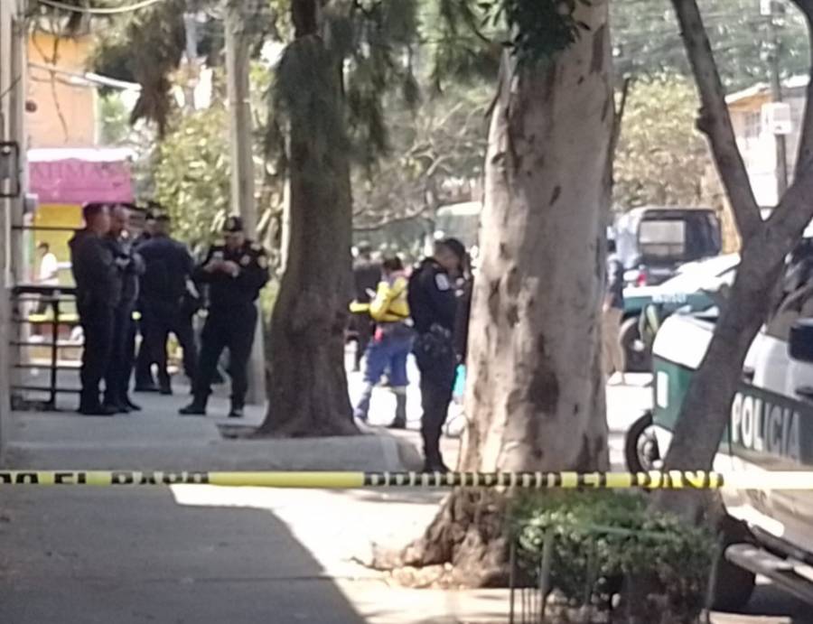 Hombre es asesinado a tiros frente a su esposa en la Colonia Ajusco