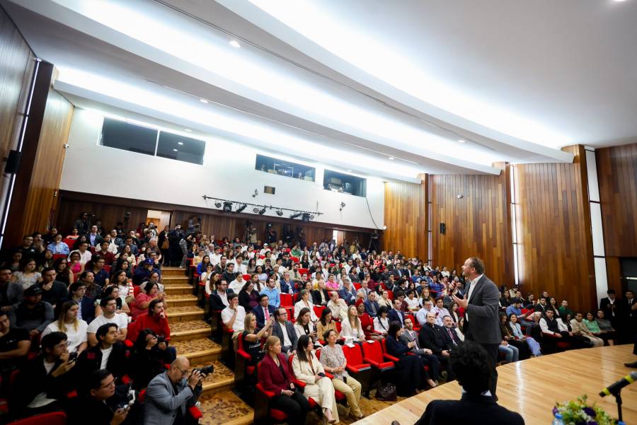 Santiago Taboada propone ampliar horarios nocturnos y de transporte, así como subsidiar vivienda para jóvenes en la CDMX