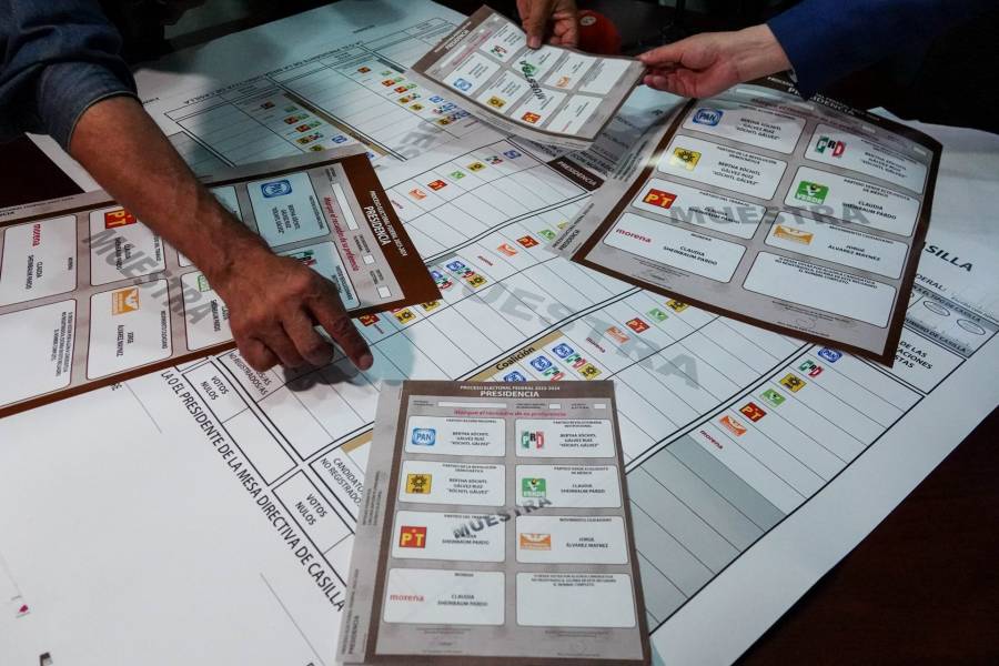 Consejero del INE presenta papelería electoral para elecciones del 2 de junio