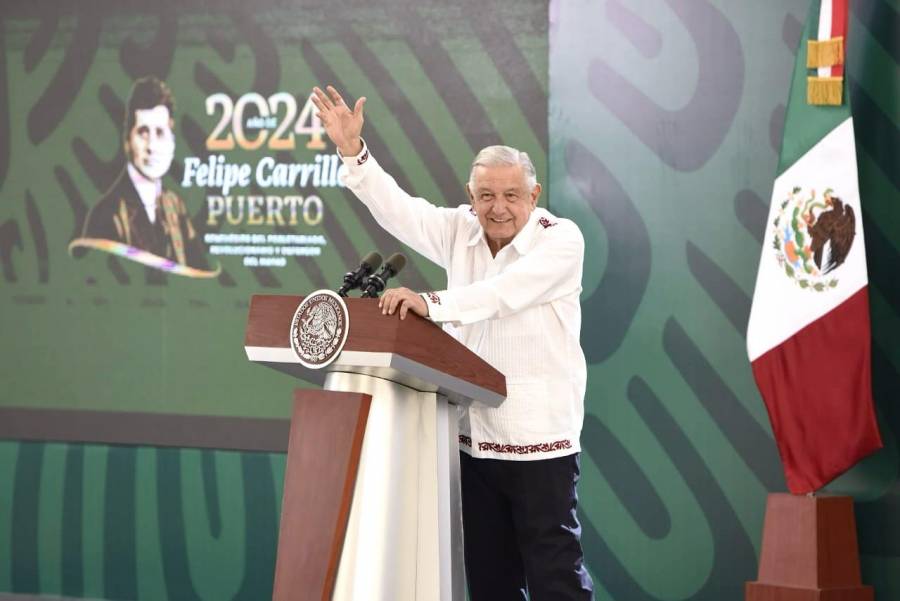 AMLO a normalistas de Ayotzinapa:” No sedejen manipular”