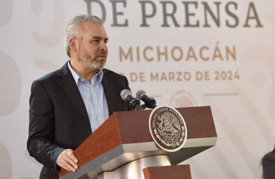“AMLO el mejor presidente del siglo”, dice el gobernador de Michoacán