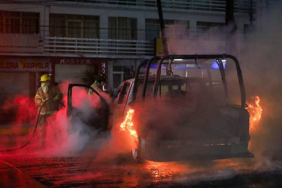 Policías de Guerrero abaten a dos normalistas de Ayotzinapa