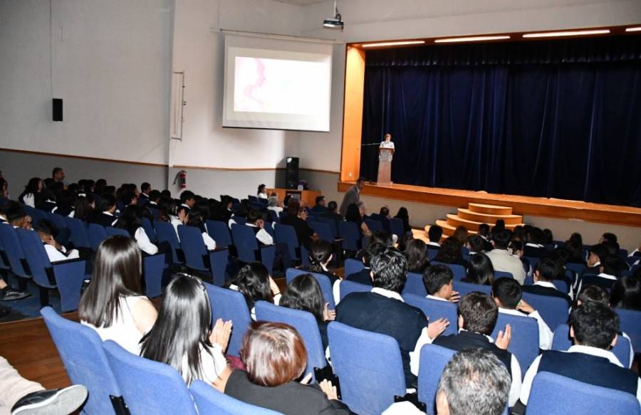 Escuelas del SEER se suman a la conmemoración del 8M con actividades educativas y culturales