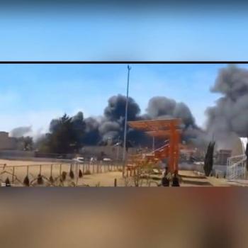 Fuerte incendio en basurero de San Andr&eacute;s Metla, Estado de M&eacute;xico, moviliza equipos de emergencia