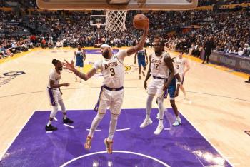Tit&aacute;nico Davis comanda triunfo de Lakers; Houston en alerta por Sengun