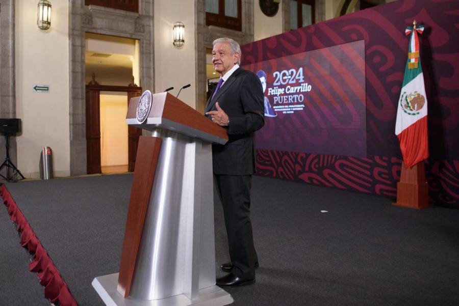 Desaparecen dos peritos que trabajaban en b&uacute;squeda de los 43: AMLO