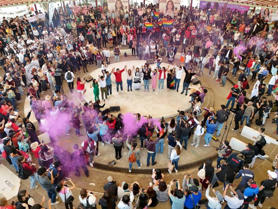 Clara Brugada presenta 16 compromisos en apoyo a las juventudes de la CDMX
