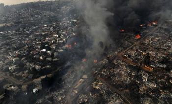 Incendio forestal afecta cerros de Valpara&iacute;so en Chile
