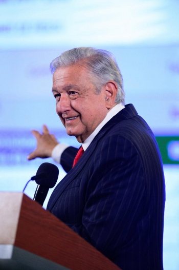 L&oacute;pez Obrador expreso su alegr&iacute;a por liberaci&oacute;n de peritos y periodista
