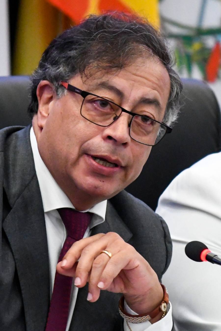 No existe un problema de drogas sino uno de desarrollo: Gustavo Petro