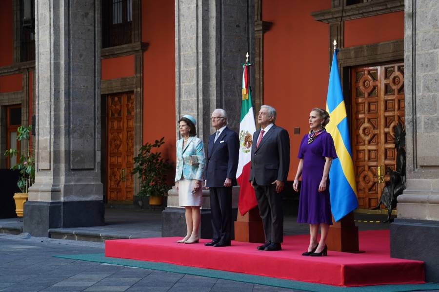 AMLO asegura que desconoc&iacute;a cancelaci&oacute;n de visita de Reyes de Suecia a Tren Maya