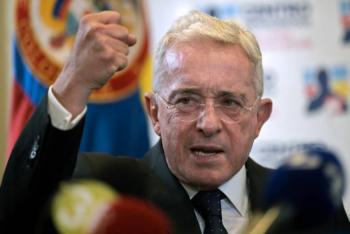 Juez rechaz&oacute; solicitud de nulidad de la defensa de &Aacute;lvaro Uribe en caso de Daniel Coronell