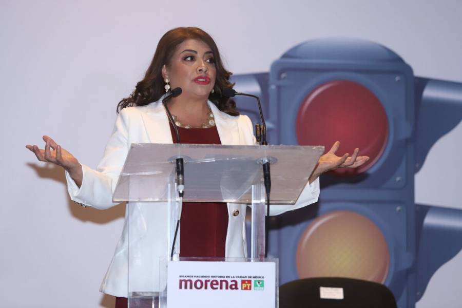 Clara Brugada analiza sistema h&iacute;brido por multas de tr&aacute;nsito en CDMX