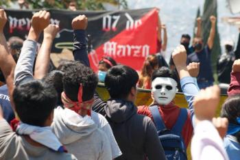 Dictan prisi&oacute;n preventiva contra polic&iacute;as por muerte de normalista