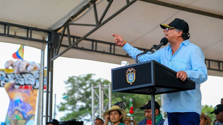Petro propone en Cali hacer una inmensa movilización para rodear el poder popular en paz y democracia