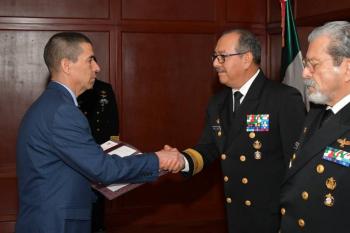 Contralmirante Jos&eacute; Ram&oacute;n Rivera, asume como nuevo director general del AICM