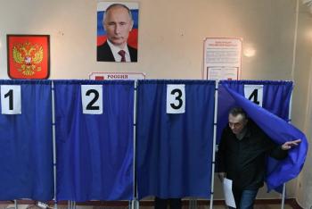 Ataques fatales en Ucrania sacuden a Rusia mientras la votación consolida el control de Putin