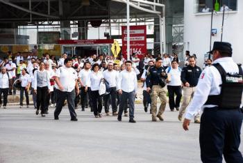 Polic&iacute;as en Campeche toman instalaciones en protesta por malos tratos y bajos sueldos
