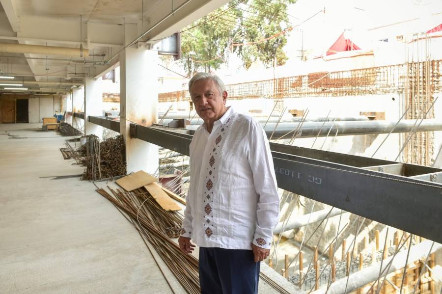 AMLO supervisa obra de hospital en Iztapalapa, y cierra gira por 23 estados