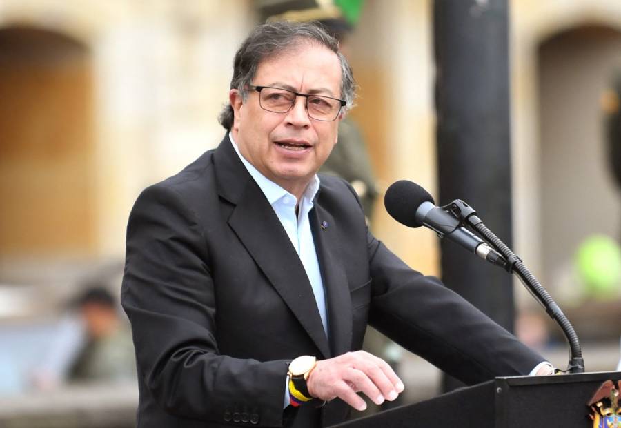 Gustavo Petro propone reforma constitucional ante choques con Congreso