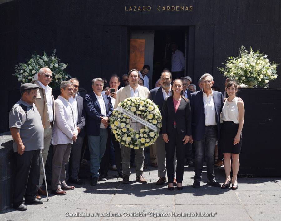 Acompaña Cuauhtémoc Cárdenas a Sheinbaum durante presentación de plan energético