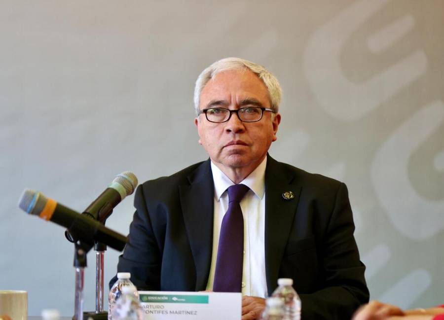 Rinde protesta nuevo director general del Conalep
