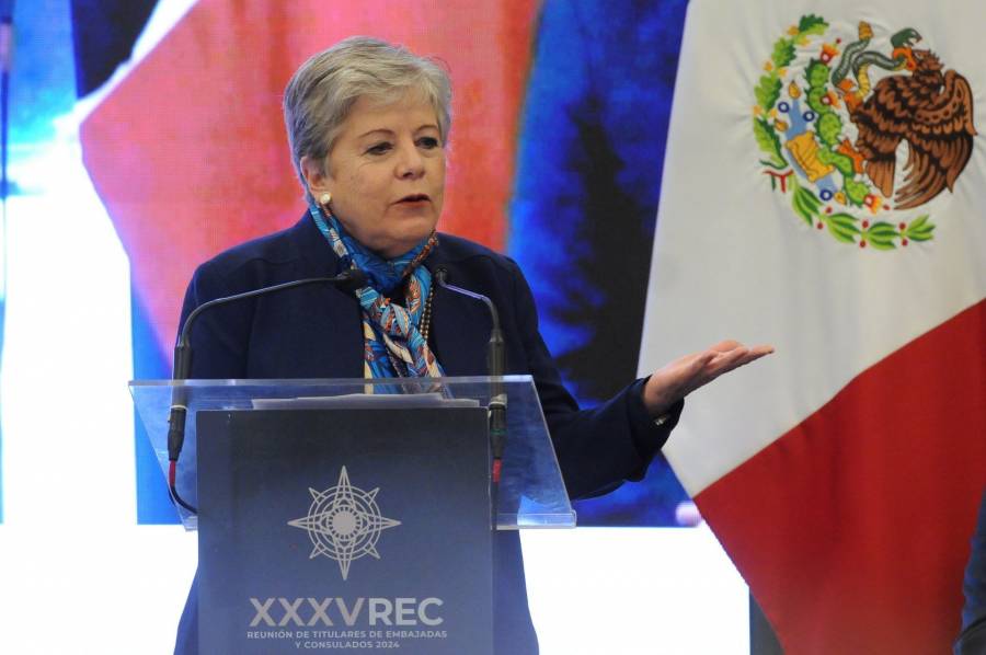Canciller Alicia Bárcena defiende a migrantes mexicanos tras suspensión de ley de inmigración en Texas