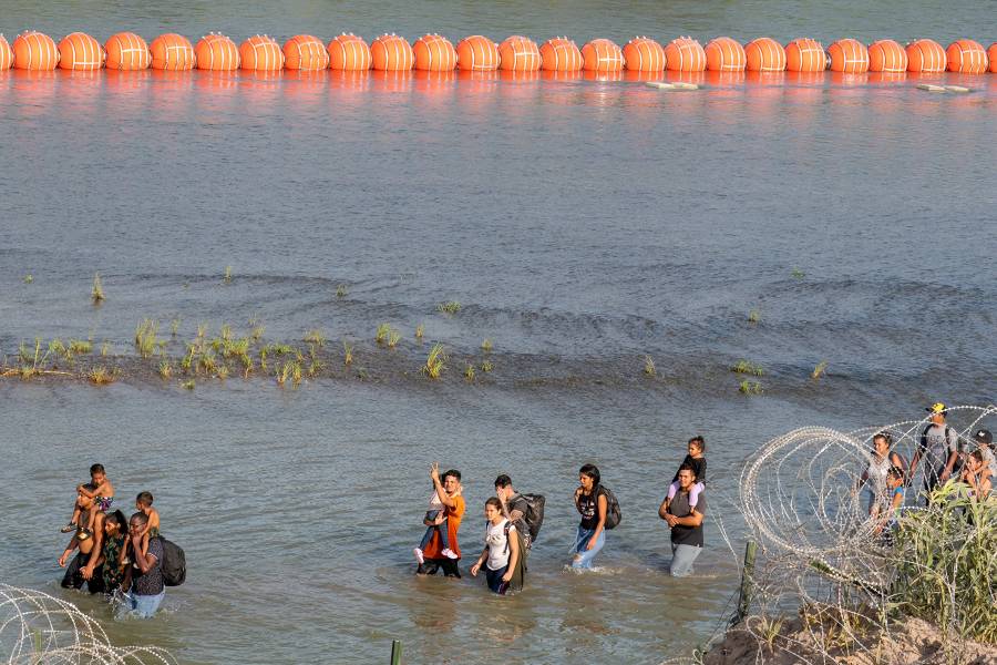 Ley de Texas que permite detener a migrantes, de nuevo en suspenso