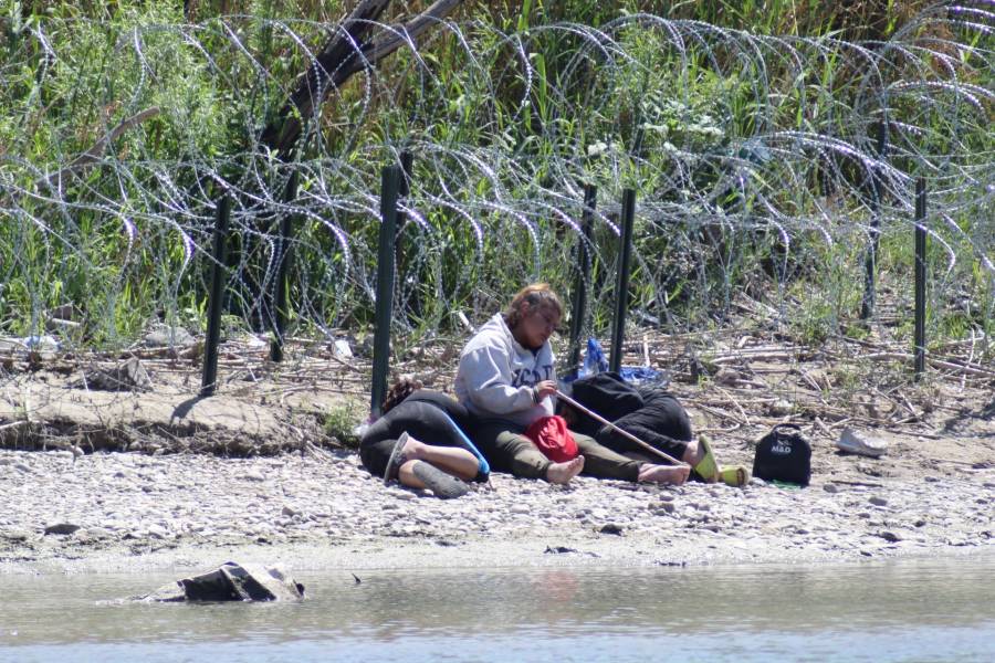 Migrantes se aferran en la frontera entre México y EE. UU. en medio de incertidumbre por ley SB4 de Texas