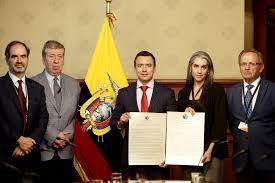 Ecuador refuerza compromiso con la libertad de prensa tras firma de acuerdos