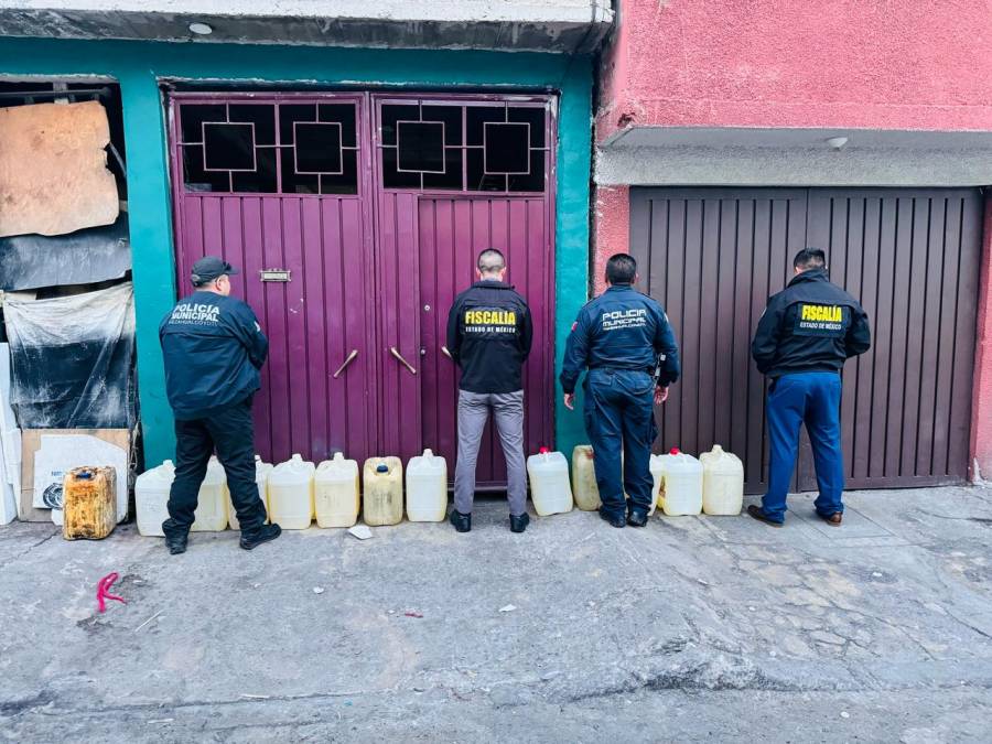 Policía de Neza detiene a cuatro acusados de huachicol en casa particular