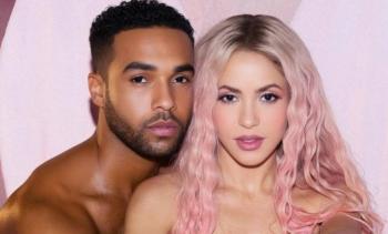 Shakira enciende las redes con candentes fotos junto a Lucien Laviscount