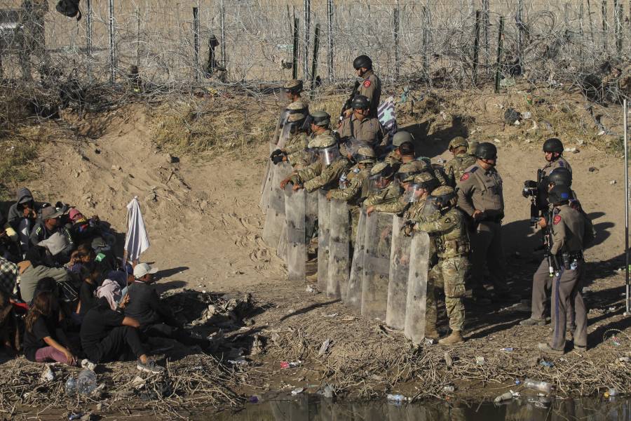 Guardia Nacional de Texas dispara balas de goma en contra migrantes en frontera con M&eacute;xico