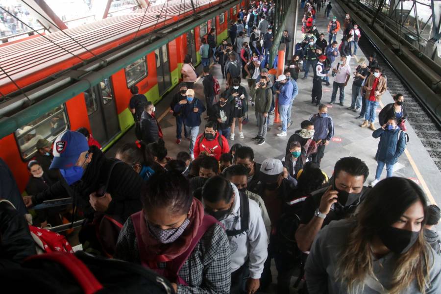 Reportan incidente en un tren de la línea 8 del metro CDMX