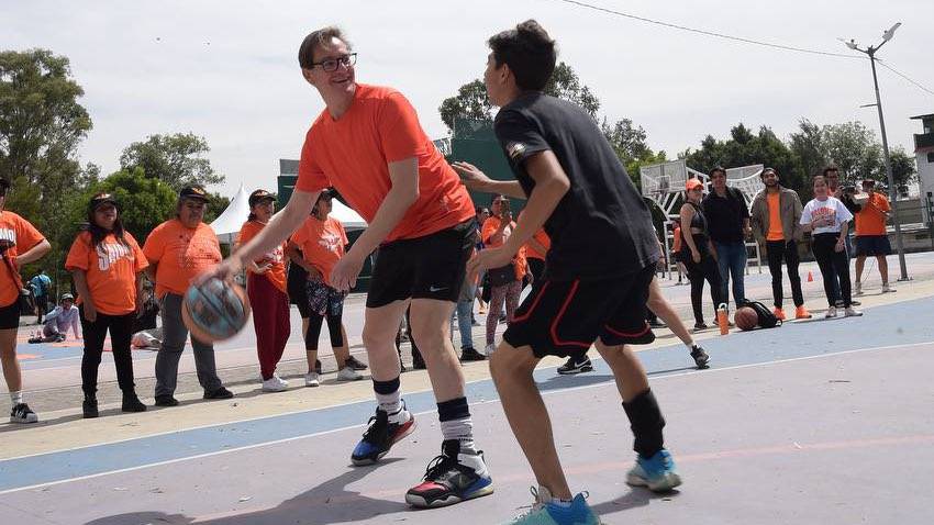 Salomón Chertorivski propone inversión de dos mil millones de pesos para Plan de Deporte y Salud en CDMX