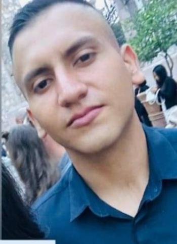 Piden frente a Palacio rescatar cuerpos de dos marinos de fondo de mar