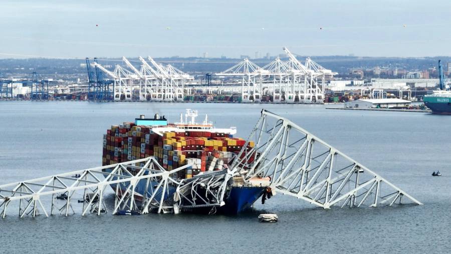 Hallan dos cuerpos luego del colapso del puente en Baltimore