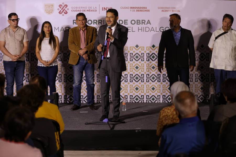 Recorre Martí Batres las obras de cuatro unidades habitacionales en la Miguel Hidalgo