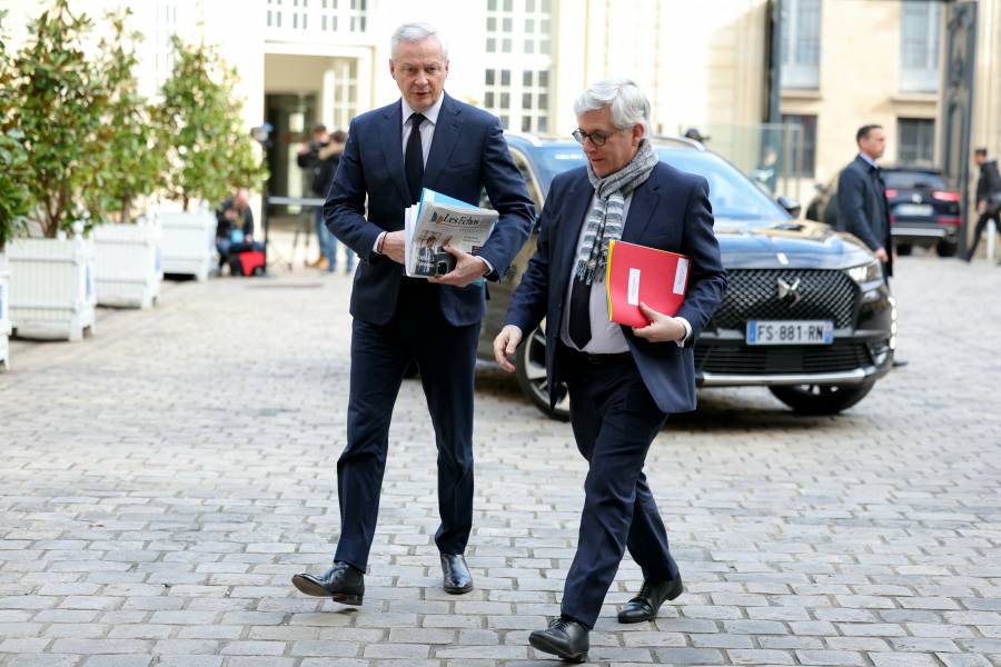 El primer ministro franc&eacute;s se atiene al objetivo de reducci&oacute;n del d&eacute;ficit para 2027