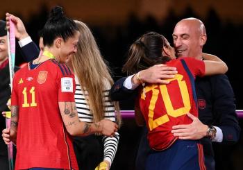 Fiscal&iacute;a espa&ntilde;ola pide 2,5 a&ntilde;os de c&aacute;rcel para Luis Rubiales en caso de beso forzado