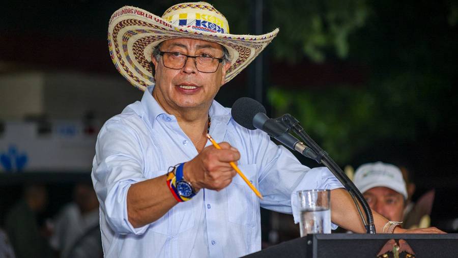 Gobierno ha girado $1,1 billones para construir el t&uacute;nel del Toyo: Petro