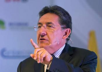 Néstor Humberto Martínez asegura que “se acabó la leyenda del entrampamiento”