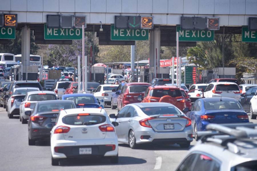 Caos vial en la México-Cuernavaca por vacaciones de Semana Santa