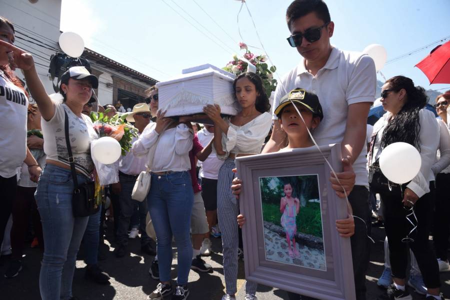 Madre de Camila se pronuncia tras declaraciones del secretario de seguridad