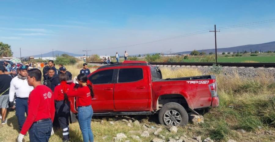 Trágico accidente en Michoacán deja cinco personas fallecidas tras ser embestidas por un tren