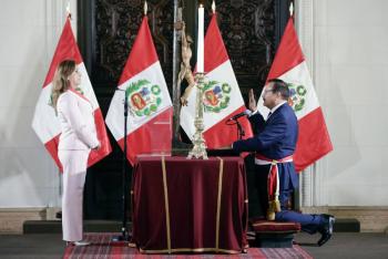 Fiscal&iacute;a de Per&uacute; ampl&iacute;a investigaci&oacute;n a presidenta por 